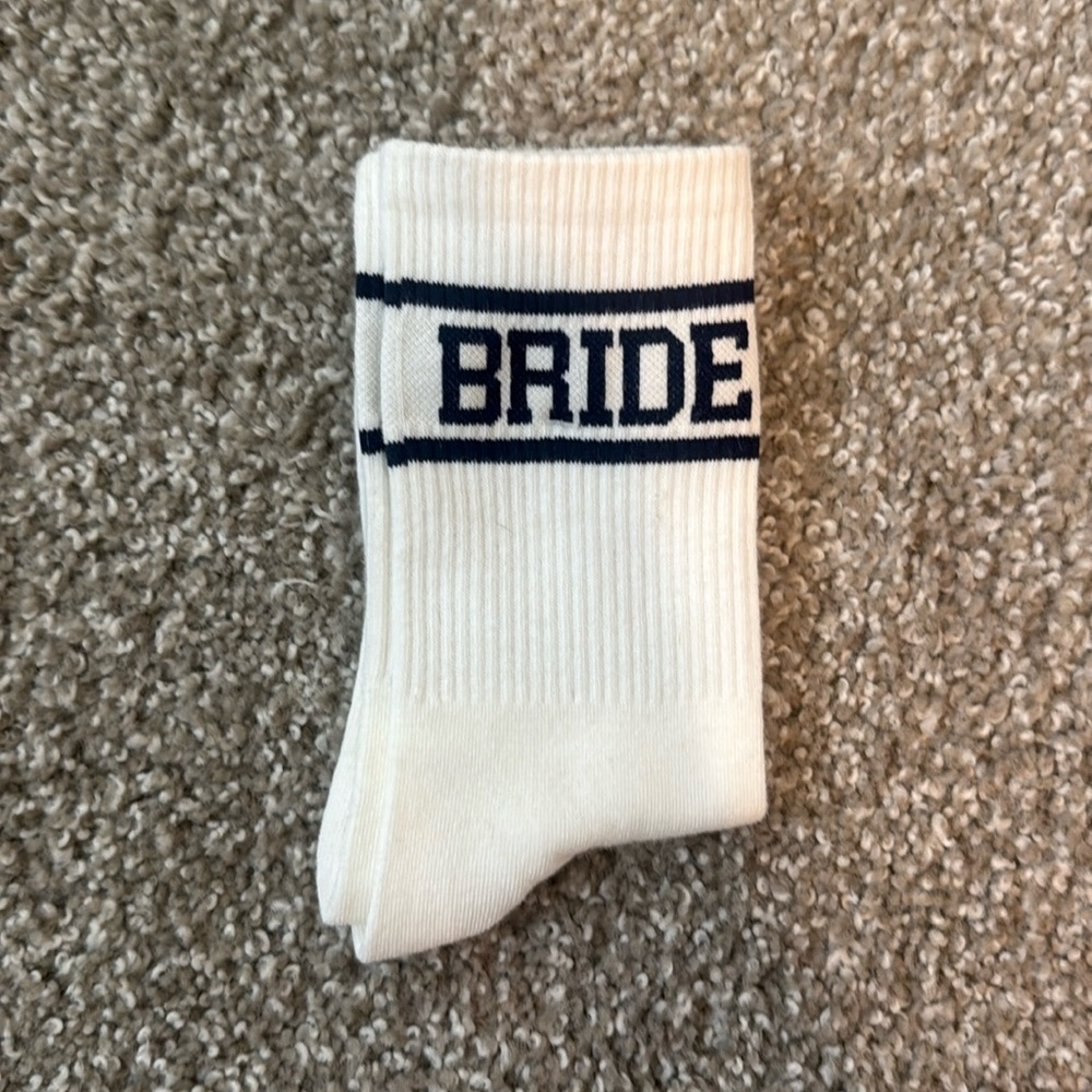 Size stories bride crew neck socks